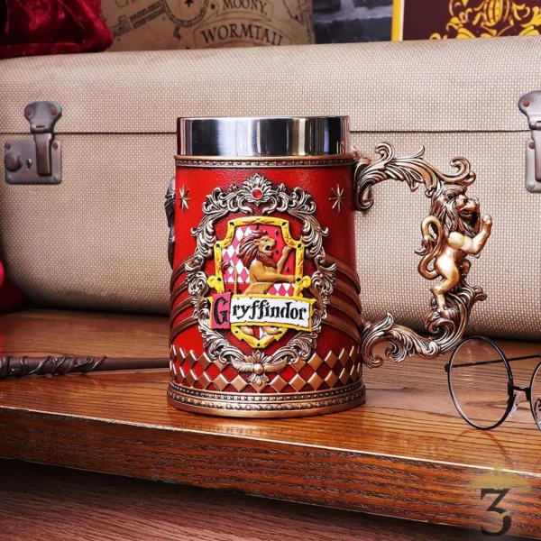 CHOPE GRYFFONDOR COLLECTOR - Les Trois Reliques, magasin Harry Potter - Photo N°3