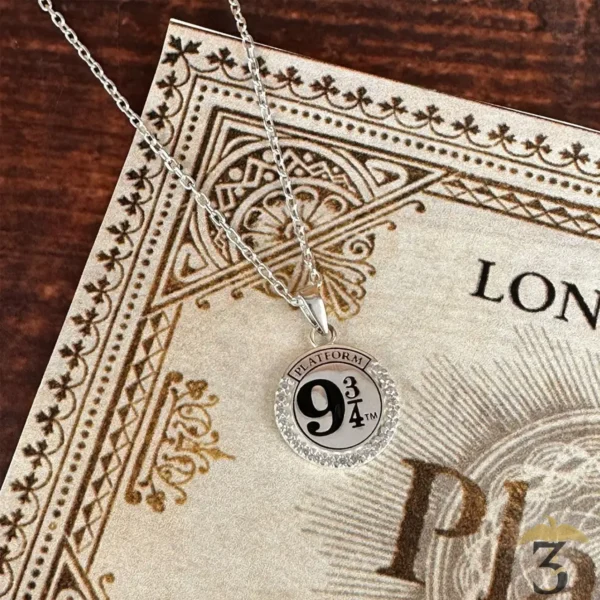 COLLIER 9 3/4 – ARGENT 925e – AVEC CRISTAUX - Les Trois Reliques, magasin Harry Potter - Photo N°2