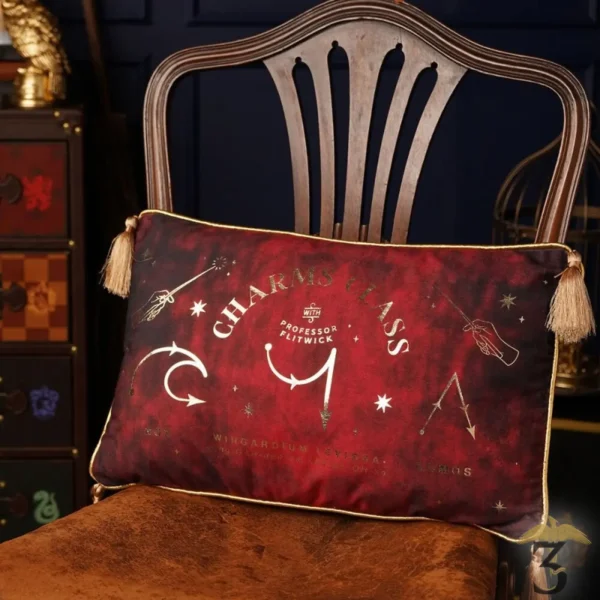 Coussin en velours cours de charmes 50 x 30 cm – harry potter - Les Trois Reliques, magasin Harry Potter - Photo N°3