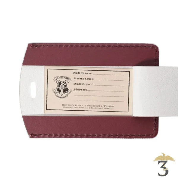 Couverture de passeport avec etiquette a bagage gryffondor - Les Trois Reliques, magasin Harry Potter - Photo N°3
