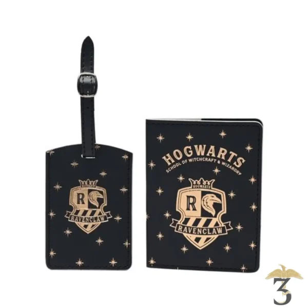 Couverture de passeport avec etiquette a bagage serdaigle - Les Trois Reliques, magasin Harry Potter - Photo N°1