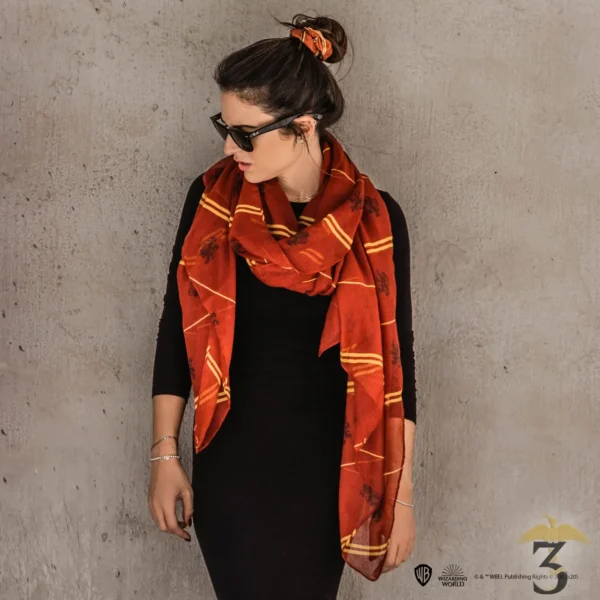 FOULARD GRYFFONDOR - Les Trois Reliques, magasin Harry Potter - Photo N°2