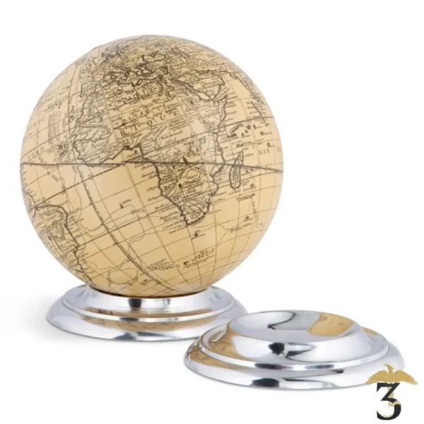 Mappemonde ivoire + socle - Les Trois Reliques, magasin Harry Potter - Photo N°1