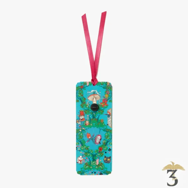 Marque-page + pin s minalima alice au pays des merveilles - Les Trois Reliques, magasin Harry Potter - Photo N°3