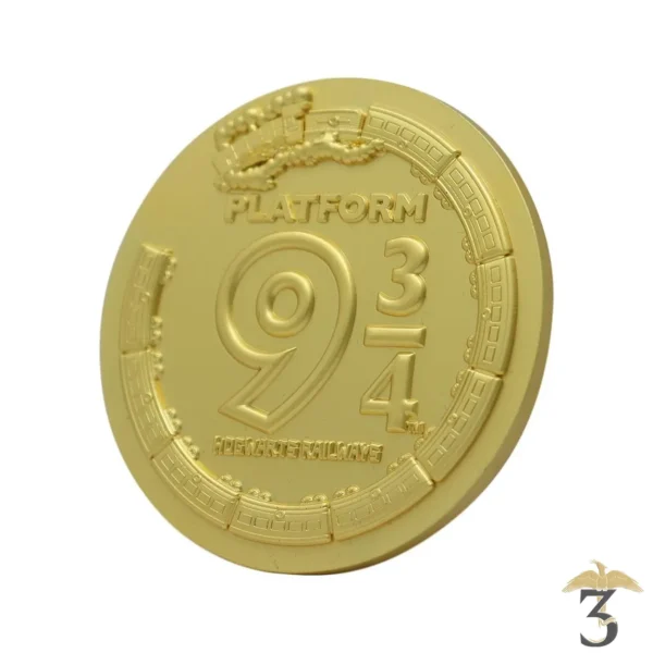 MEDAILLION PLATEFORME 9 3/4 COLLECTOR PLAQUE OR - Les Trois Reliques, magasin Harry Potter - Photo N°1