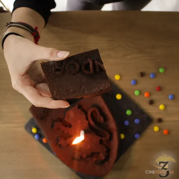 Moule a gateaux en silicone gryffondor - Les Trois Reliques, magasin Harry Potter - Photo N°4