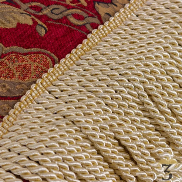 Plaid jacquard traditionnel shiraz bordeaux 130×170 - Les Trois Reliques, magasin Harry Potter - Photo N°2