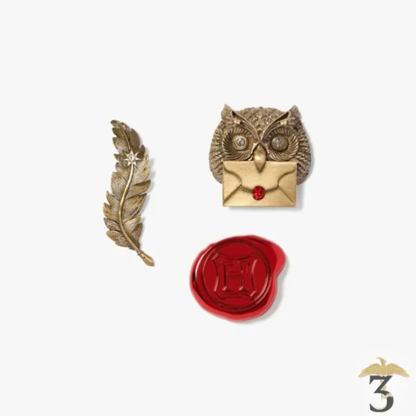 Set 3 pin’s lettre acceptation harry potter – minalima – 25 ans de magie - Les Trois Reliques, magasin Harry Potter - Photo N°1
