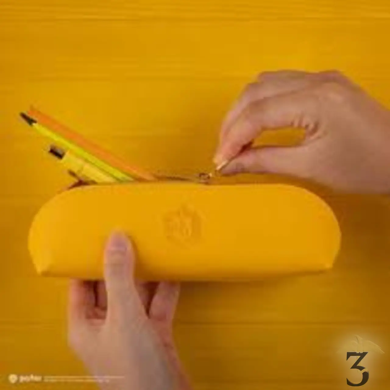 Trousse poufsouffle – harry potter - Les Trois Reliques, magasin Harry Potter - Photo N°5